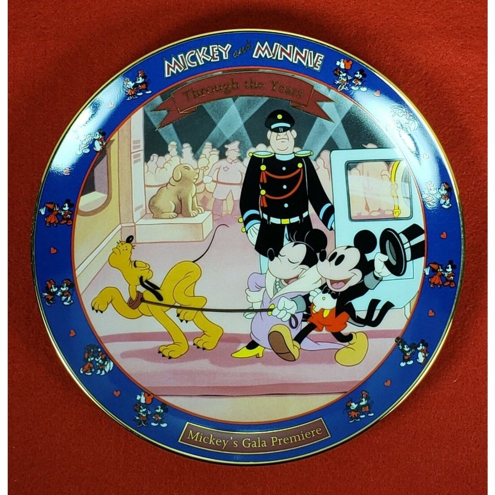Mickey and Minnie: Through the Years Plate "Mickey's Gala Premier"‎ MIB+COA
